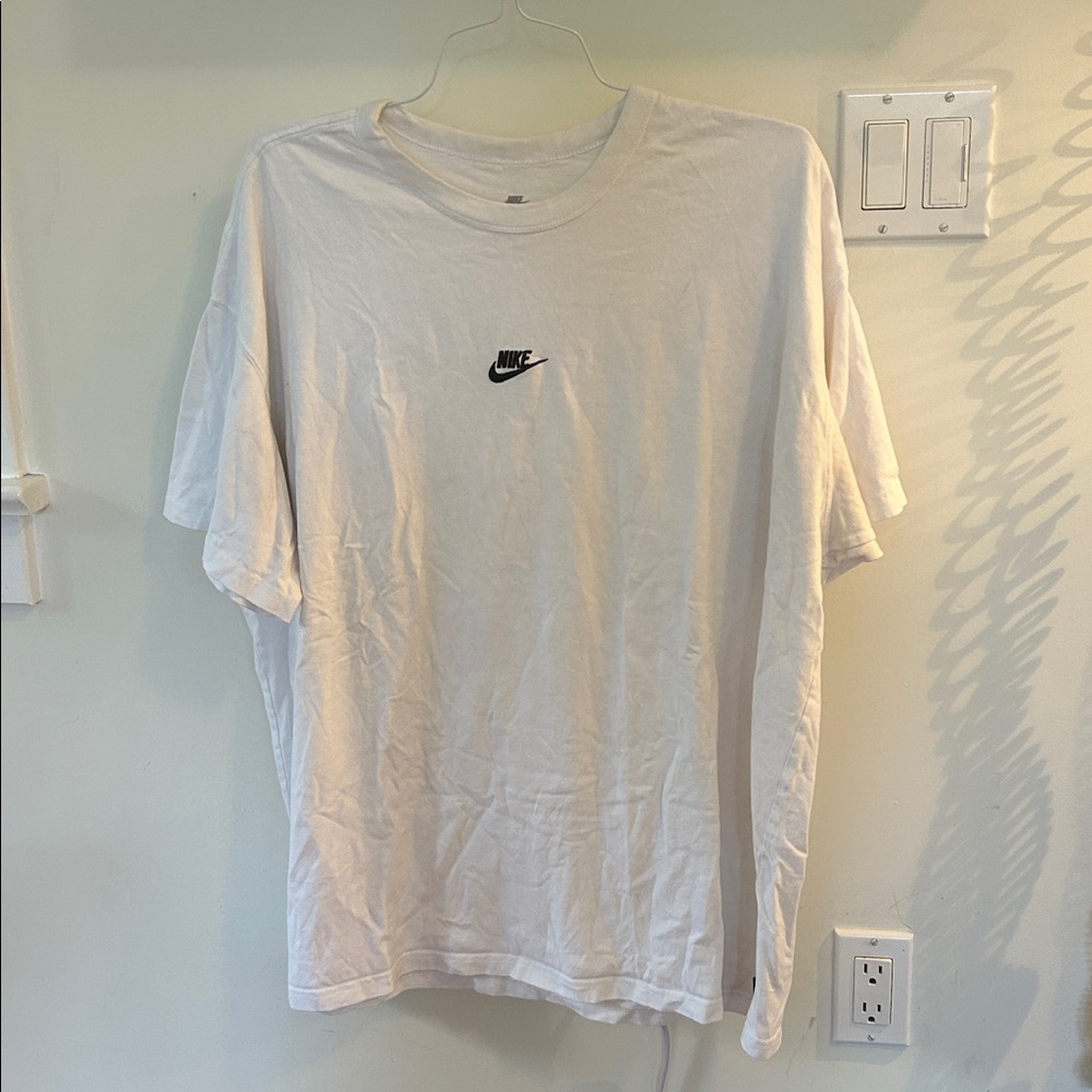 Nike Men's Classic White Tee